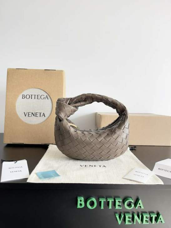 Picture of Bottega Veneta Handbags _SKUfw184633550fw